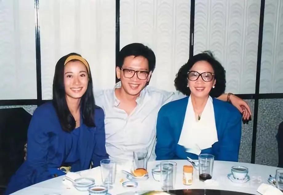 邢李源前妻年轻时也美，但美不过林青霞，但她生的女儿却比林青霞亲生的女儿要美丽得多