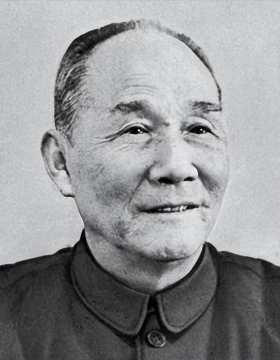 1937年深秋，一名西路军战士拖着残缺的身躯，终于走到陕甘宁边区警戒线。哨兵看他