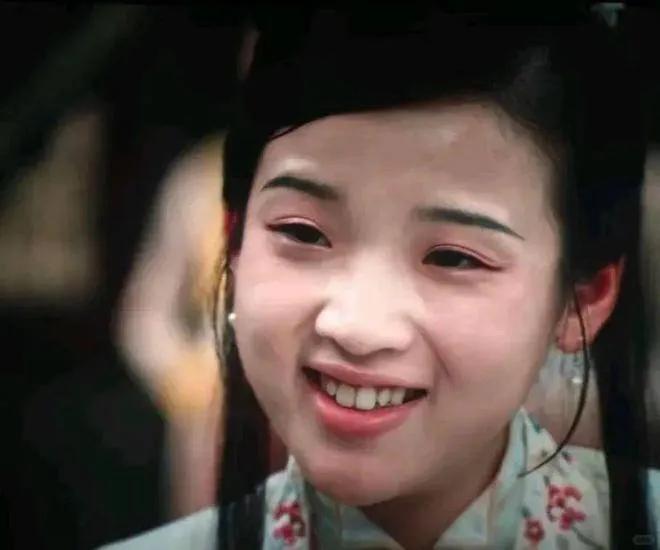 胡玫沾沾自喜《红楼梦之金玉良缘》现场剧照发给你看一下儿。

2024年新版《红楼