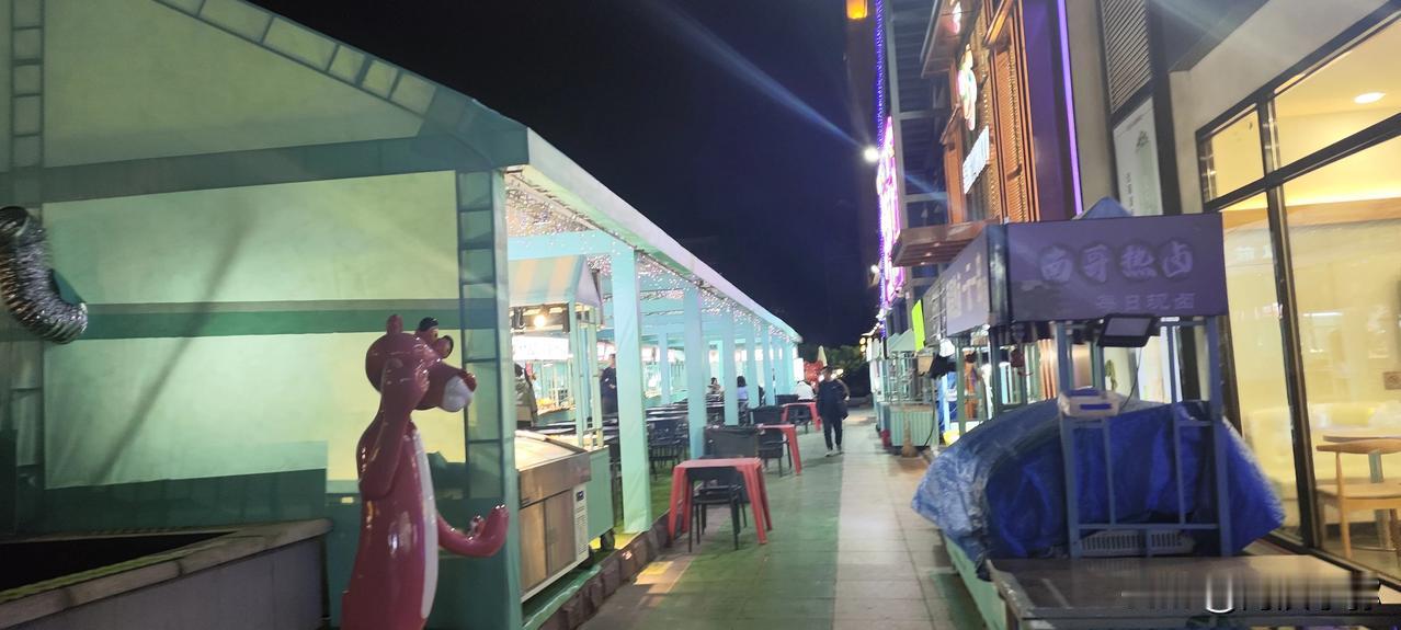 大连印象城后身新风貌：吉祥夜市与儿童乐园，点亮城市的夜间乐趣

大连印象城的后身