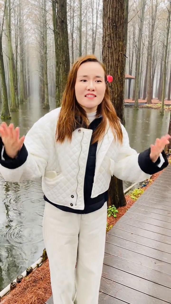 新疆姑娘嫁给了梦里水乡。
知音湖北。
朋友们，我一个新疆姑娘嫁给了梦里水乡。
·