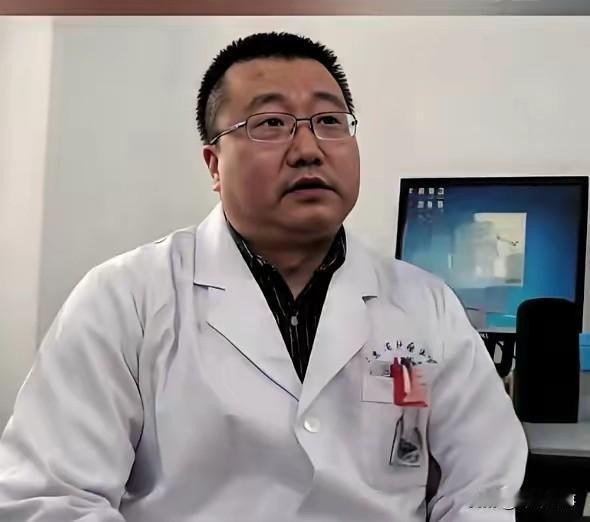 审计上门本来是查问题的，结果查到一个偷偷帮病人垫钱的医生，这事儿听着就跟电视剧似