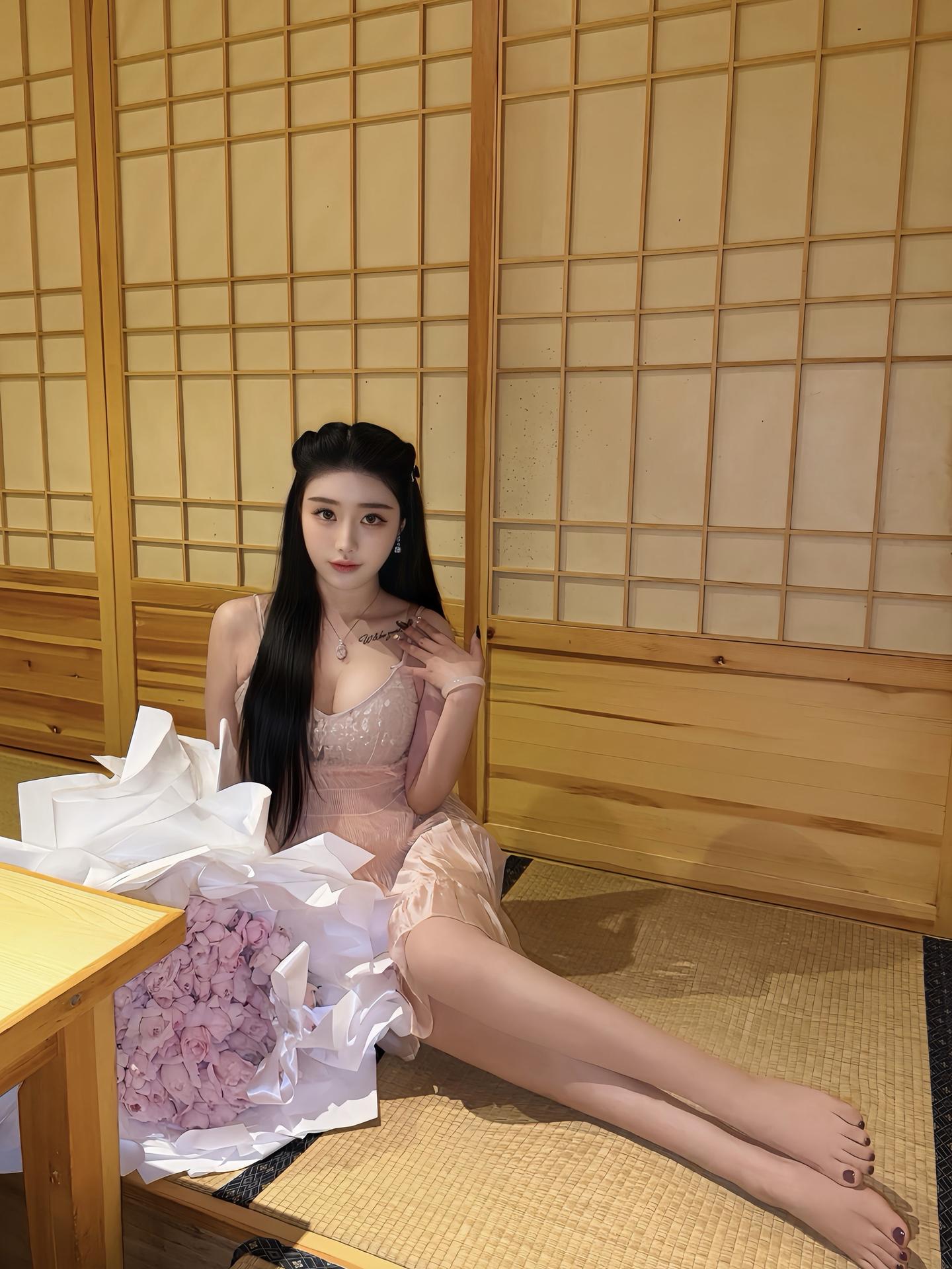 溢出屏幕的女人味