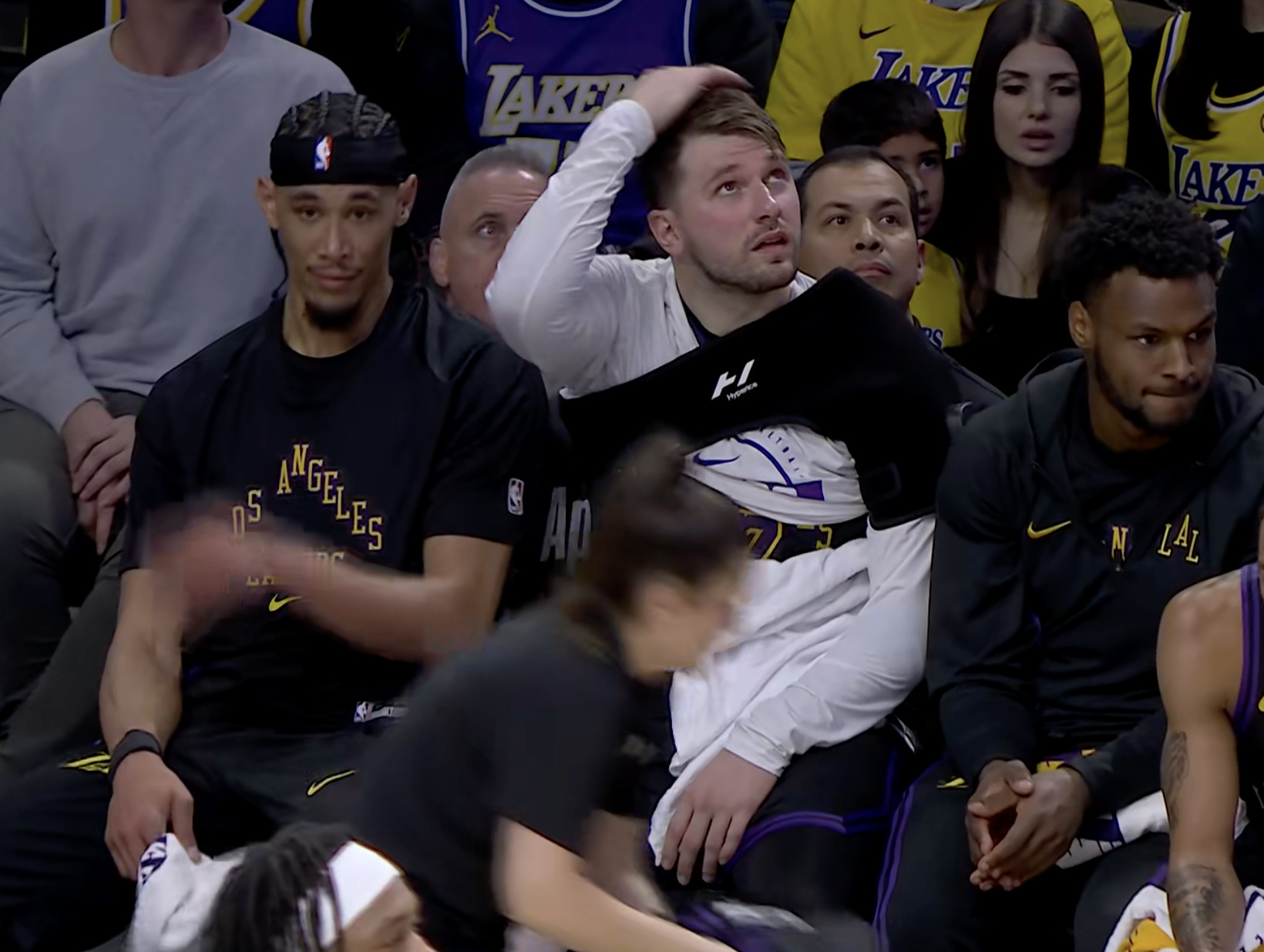 东契奇这个肩膀啊……活塞vs湖人