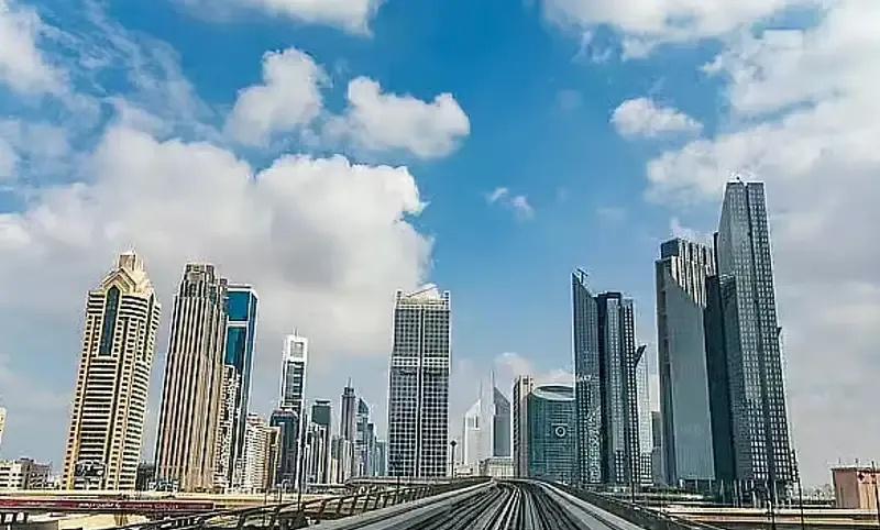 过去几周，阿联酋各地居民迎来了凉爽的早晨和异常舒适的下午，而不是像往年一样的高温