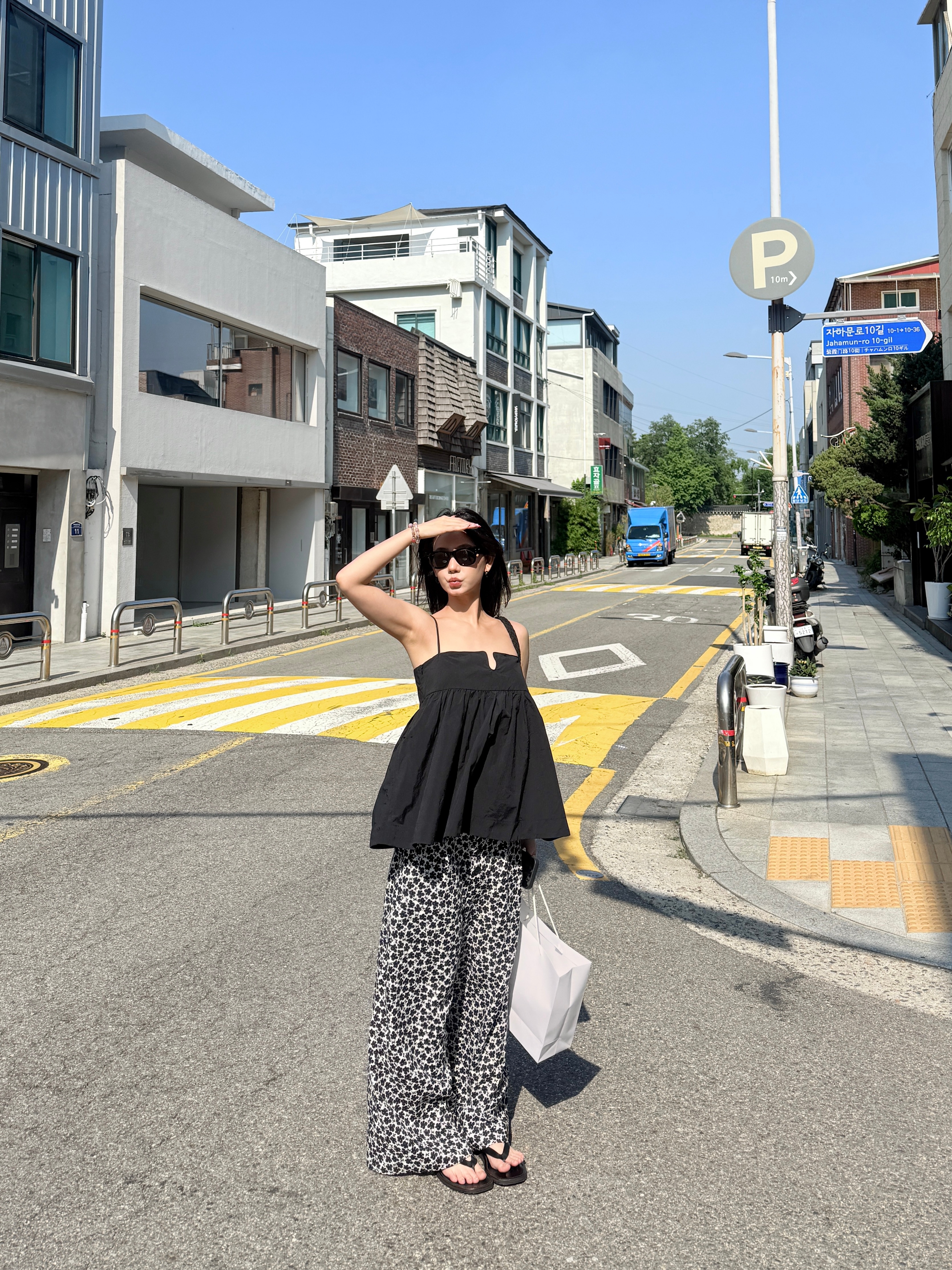 这天的精彩可以发满18图✌🏻在景福宫附近晒晒太阳、走走停停😎p2. 首尔真的