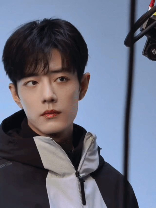 肖战[超话]肖战 这冷脸[流鼻血][流鼻血][流鼻血]超爱！日常见肖战 ​​​