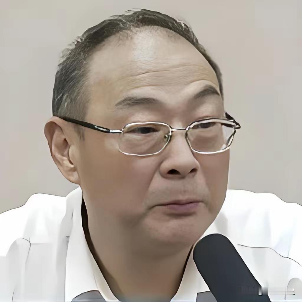 完全同意金灿荣教授的观点，中国没有必要再三要求日本就侵华罪行道歉了，日本道歉不道