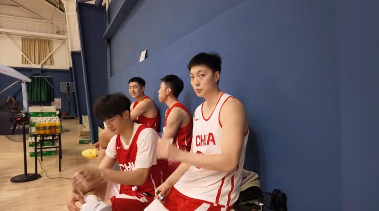 进入8月份，立秋已过，中国男篮经过阵容的微调之后，也将迎来一系列赛事。
一、阵容
