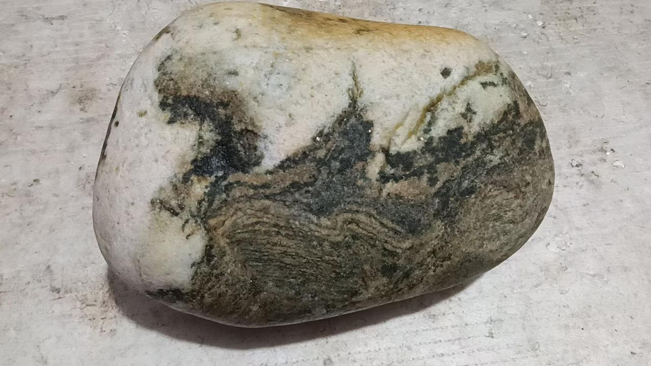 《石上丹青》