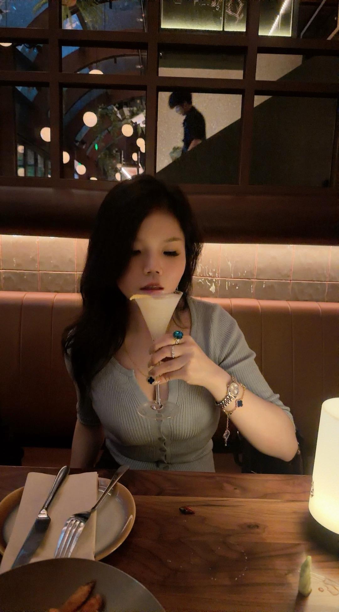 免费帮助别人，就是在慢慢的培养仇人，等价交换，才是社会交际的长久之道。