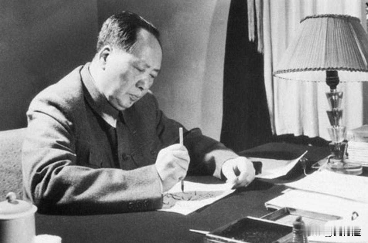 毛主席曾言：“我们不得不痛下杀手，对那些有功之臣下手，实属无奈之举。此刻，我倡议