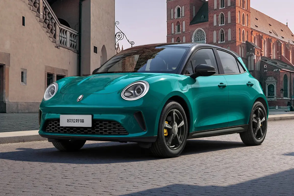 开欧拉好猫这段时间，是真体会到女生用车的省心。小区老车位窄得离谱，以前停半天还蹭