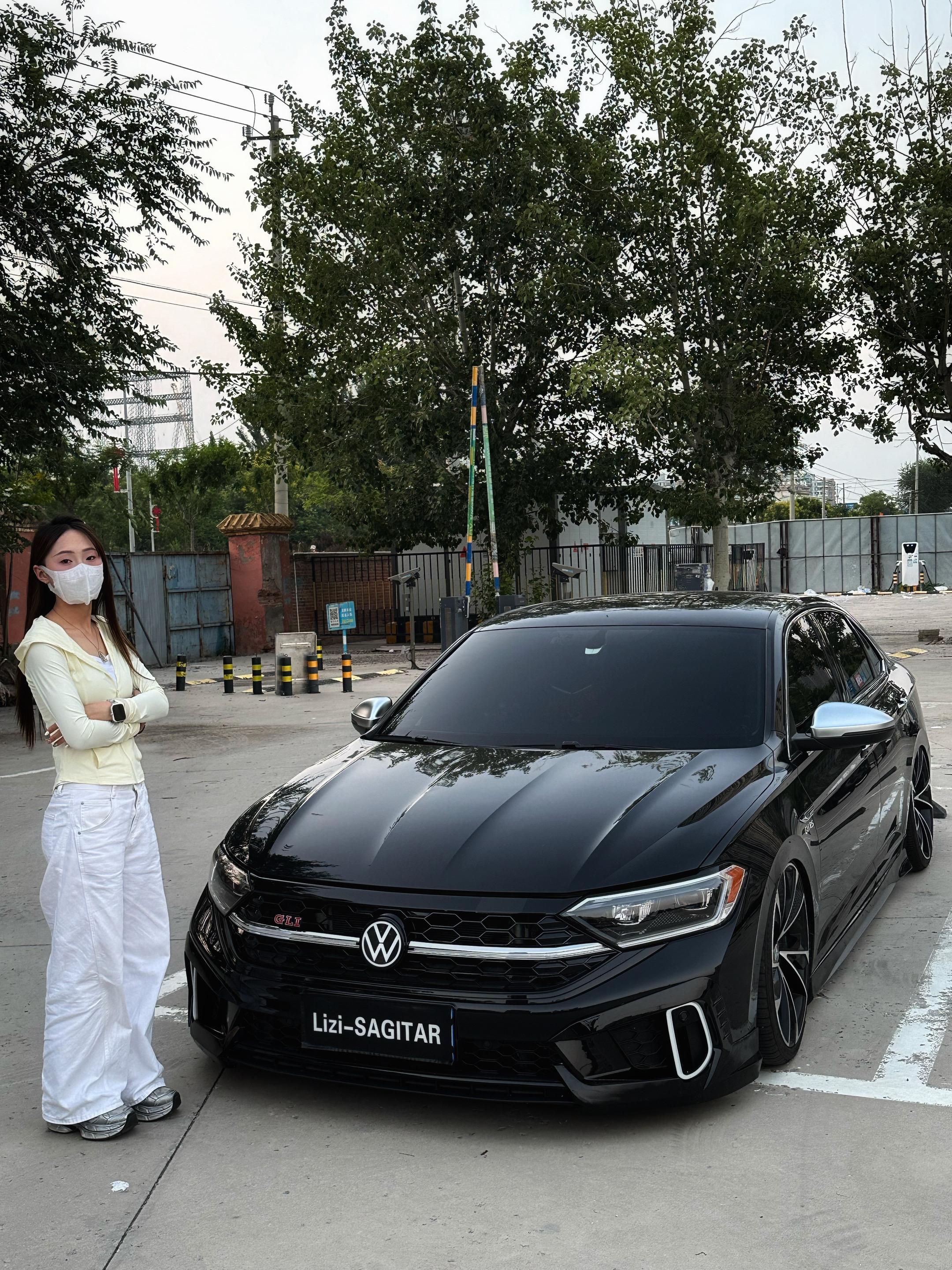 谢谢你这一路走来的陪伴 爱情和面包我都会给你