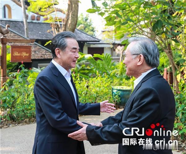 中国在泰柬停火中扮演了积极且关键的角色。当地时间12月27日柬泰开始停火，中国外