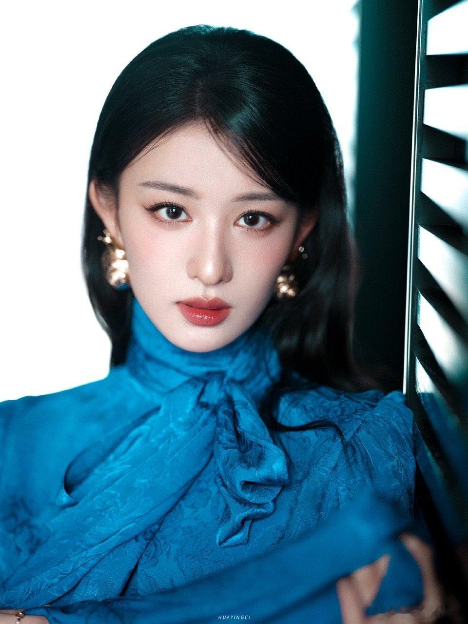 谁还没被王楚然美到？看到镜头就笑，没有一帧拉胯，集团千金既视感太强了～ 