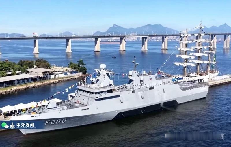 4月26日，据社交网站报道，4月24日，巴西海举“塔罗达雷”级护卫舰在里约热内卢