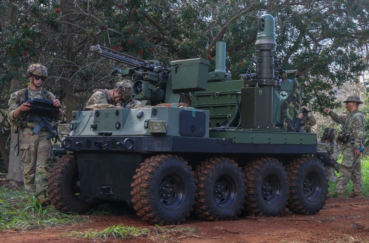 美国陆军第8宪兵旅在夏威夷斯科菲尔德兵营使用多用途战术运输车进行巡逻测试，以验证