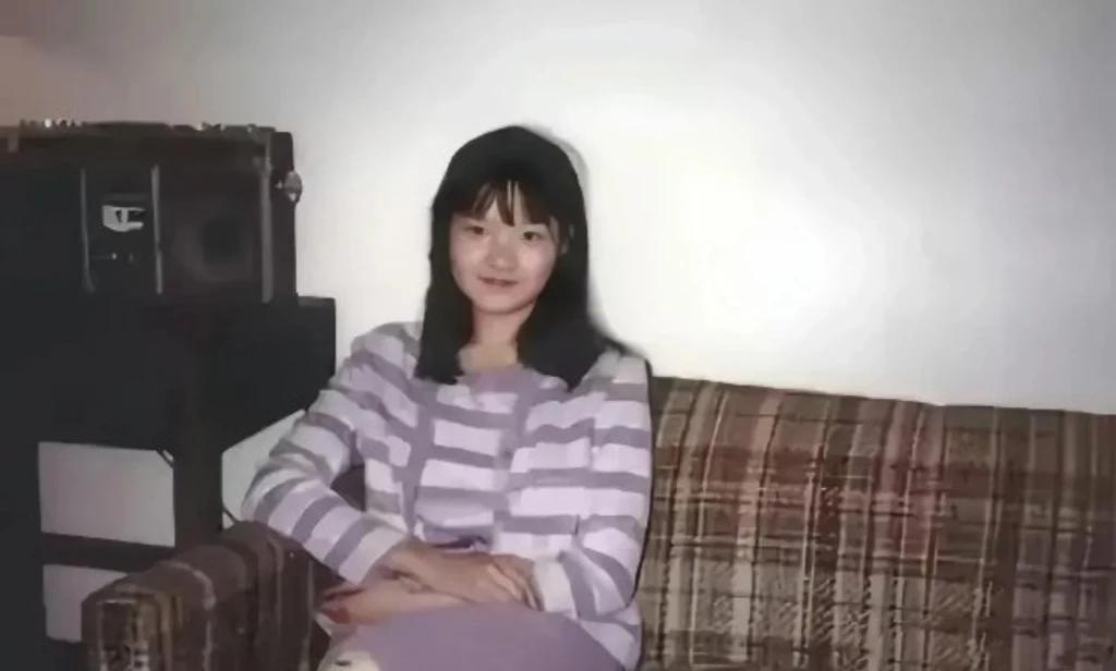 陈凯歌和洪晃当年肯定爱得特别深，不然他不可能把年轻时的洪晃拍得这么美～