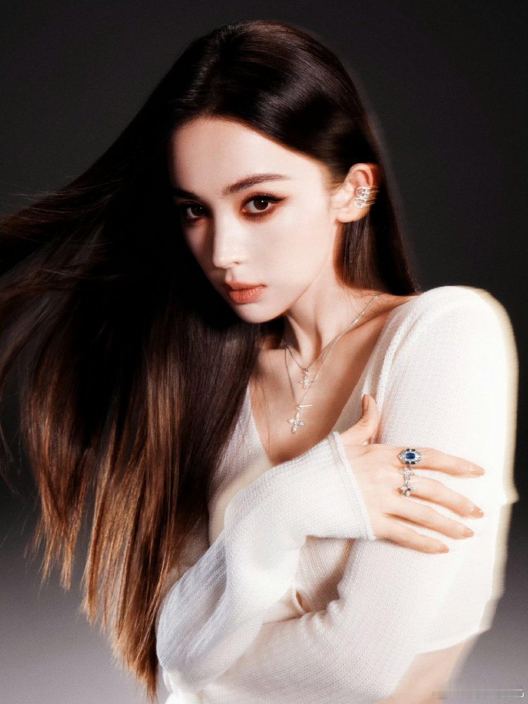 娜扎权威无需解释娜扎CCD权威无需解释 娜扎的CCD照片真的绝了！自带复古滤镜，