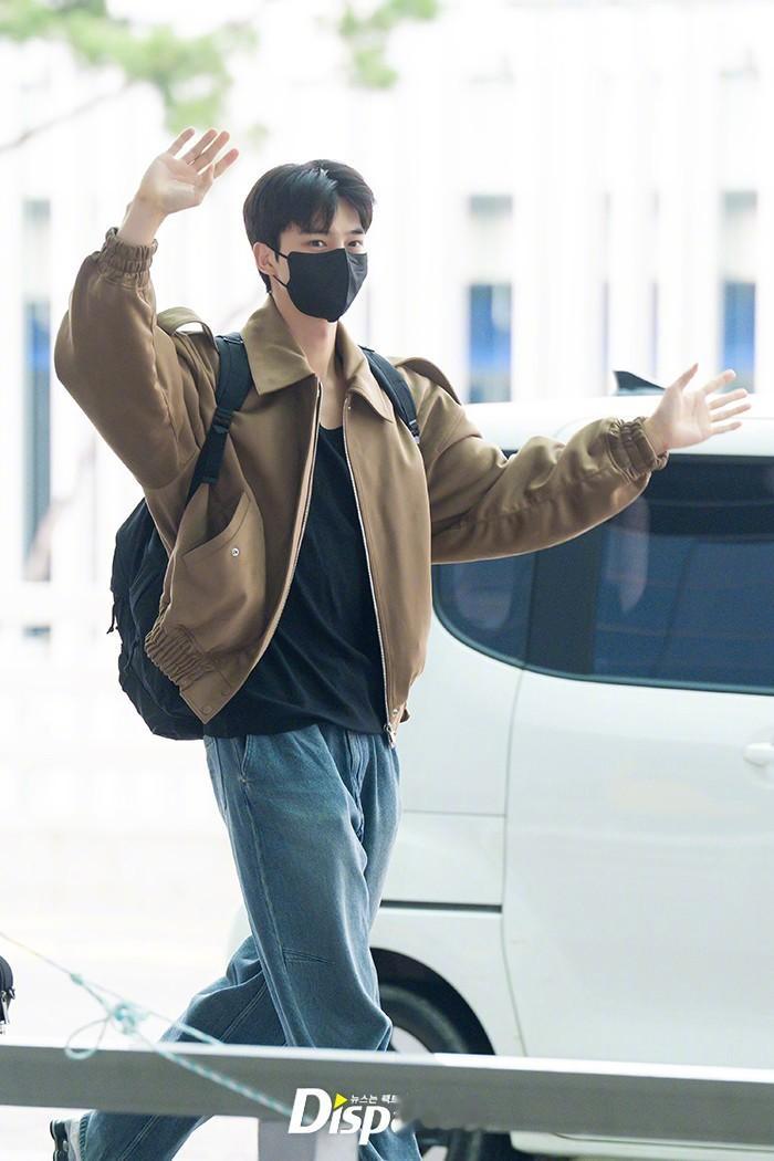 【Theqoo】宋江退伍后首个海外行程，参加上海的粉丝见面会~韩国演员宋江[超话