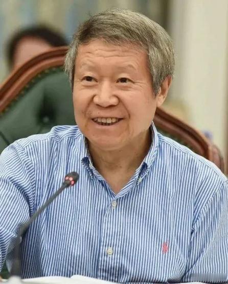 一位社会学者说：
人死后就是一块臭肉。土葬是让他慢慢烂掉，火葬是快速烧掉。二者皆