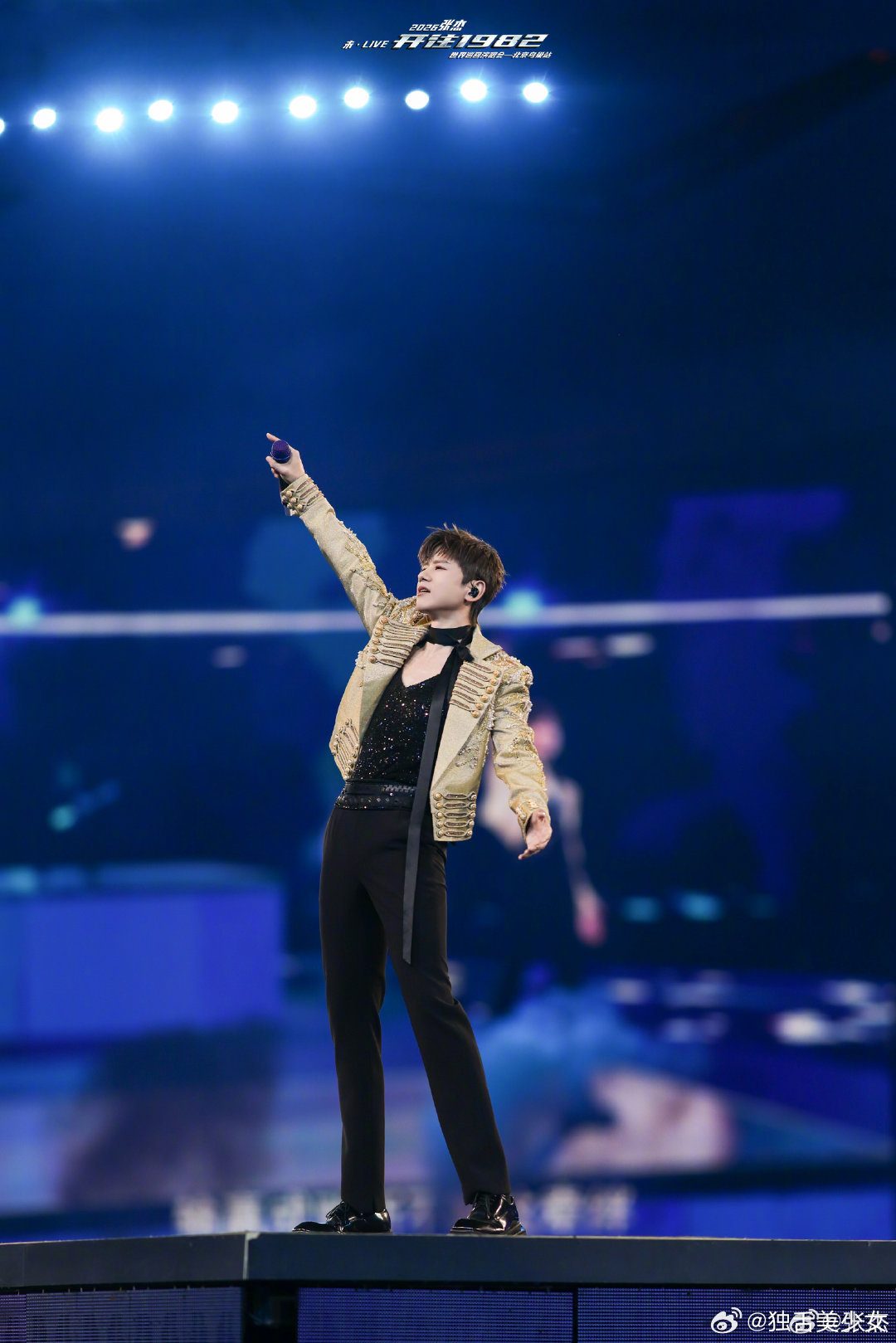 张杰鸟巢舞美太权威了斗转星移震撼开唱！张杰2026鸟巢演唱会超亿级舞美刷新行业标