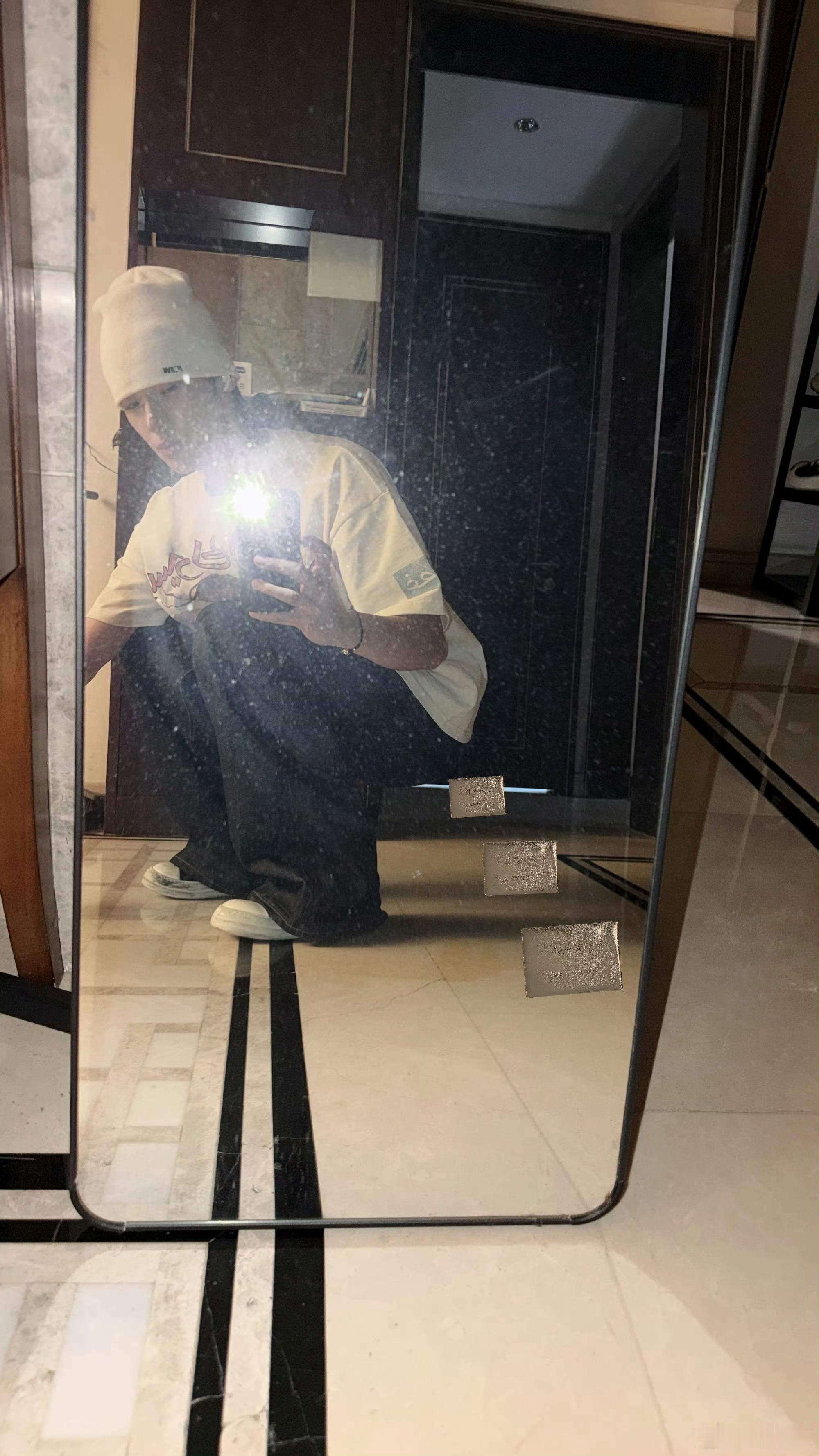 张峻豪拿了驾照以后好臭屁啊，疯狂晒18岁正是爱炫耀的年纪 