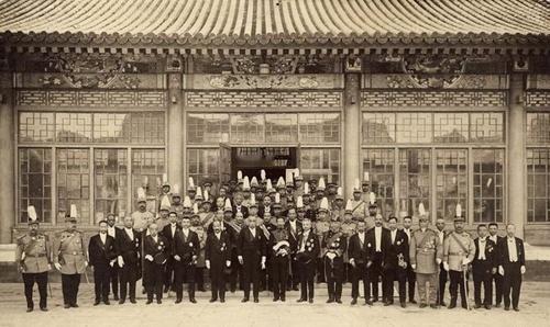 1924 年第二次直奉战争，吴佩孚任命王怀庆为第二军总司令。出兵之日，北京德胜门