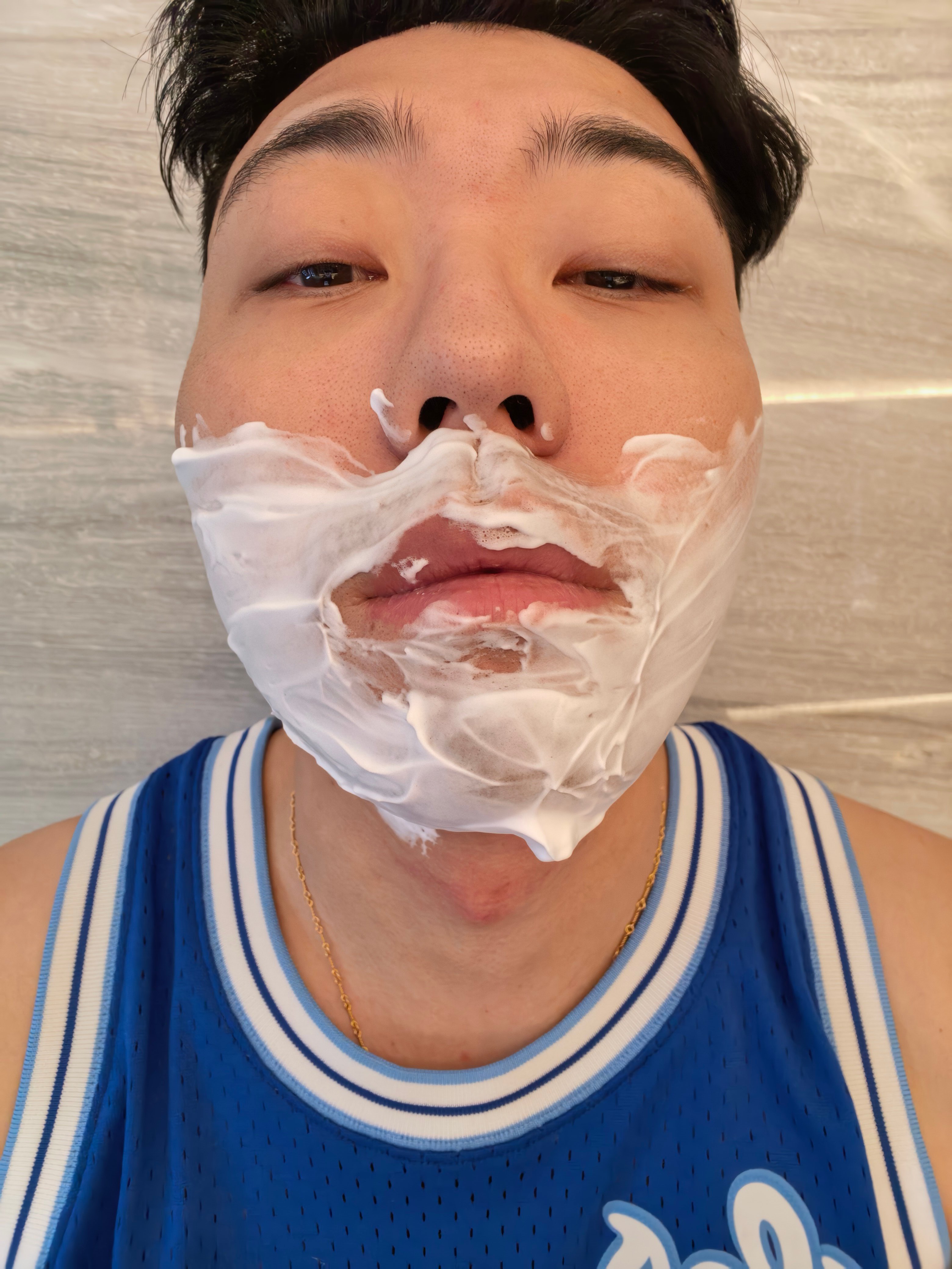 这两年被带的，整了全套克罗心。嗯，不适合我，哥们儿我还是别金丝眼镜装老钱风了……