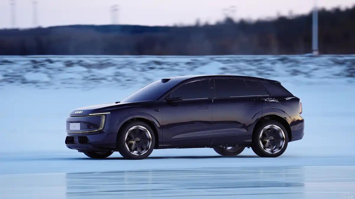 奥迪E7X量产版实车曝光新车情报局 日前，奥迪全新纯电SUV——奥迪E7X量产版