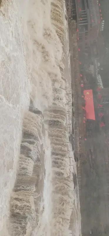 今日份分享
红果免费短剧《山河回响》
一部横跨86年的电台信号
一队为了护送情报