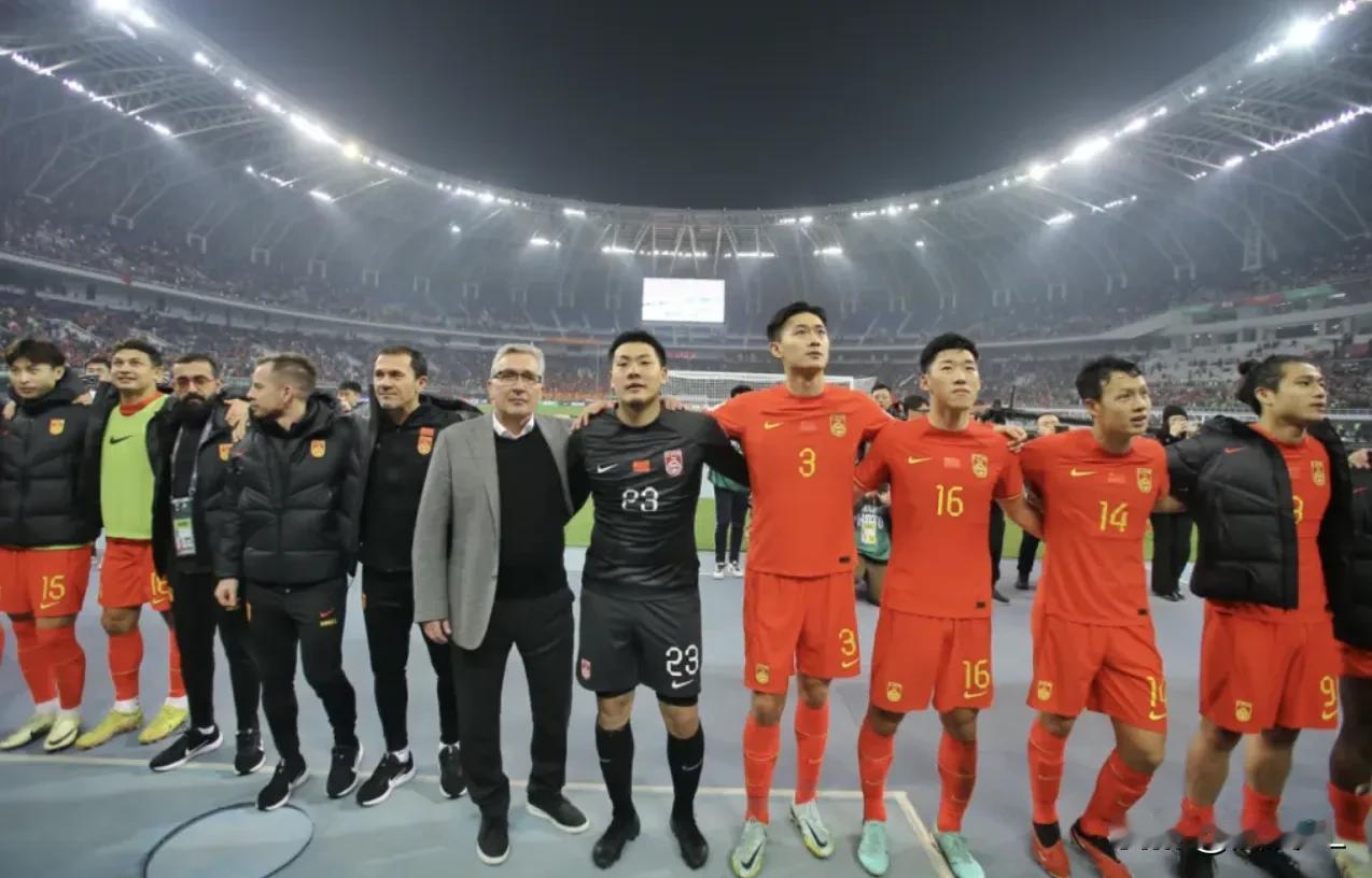 只能这样了，干就完了！中国国足18强赛预想:
  对阵日本:囤积防守摆大巴是唯一