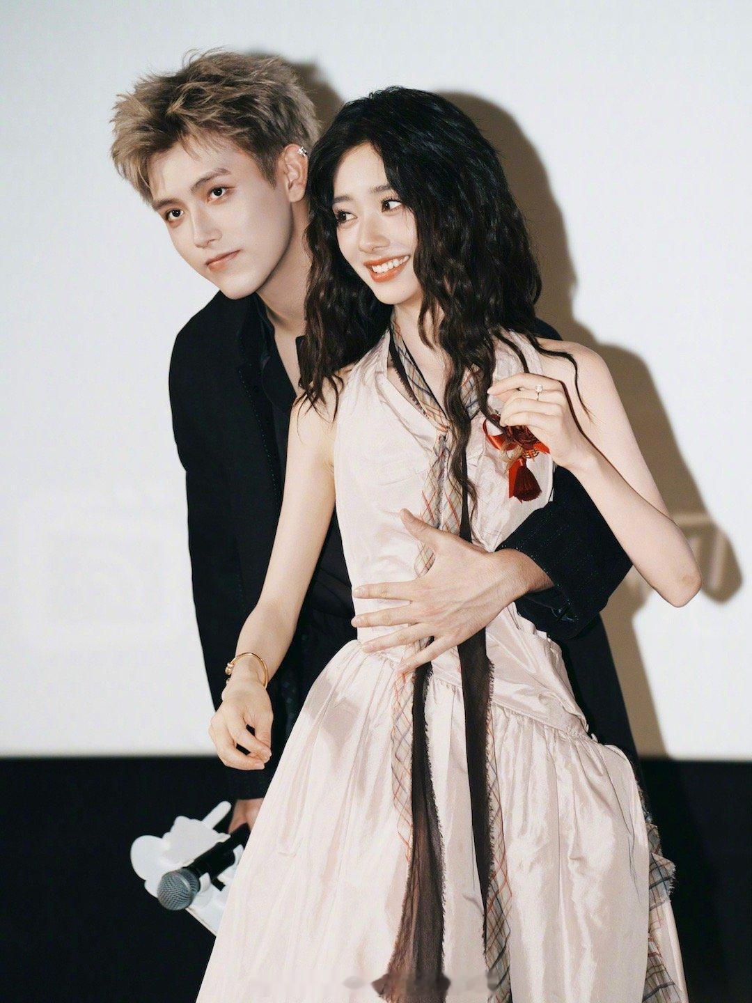 剧宣 婚闹陈飞宇配合剧宣努力营业的敬业演员，重要的还是看剧里，剧真的很好看！！师