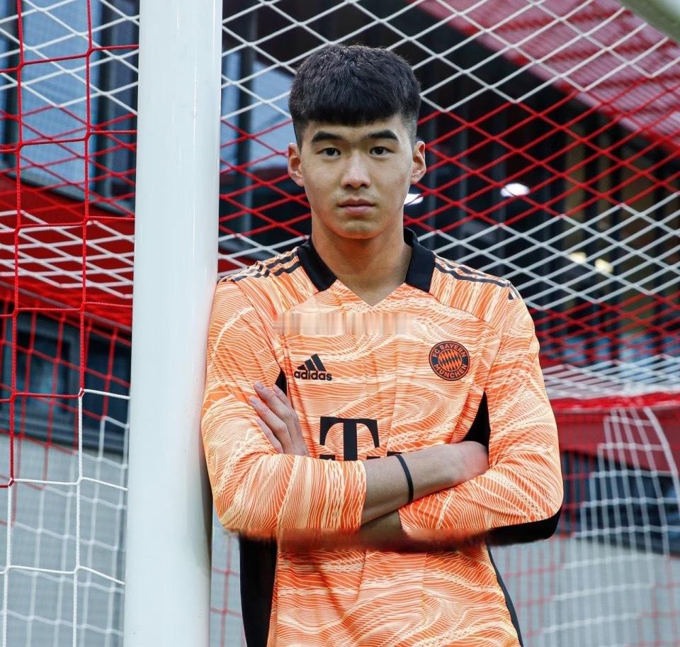 北京时间6月24日，来自知名博主“清蒸树袋熊_GuoAn”的确认，曾效力于拜仁二