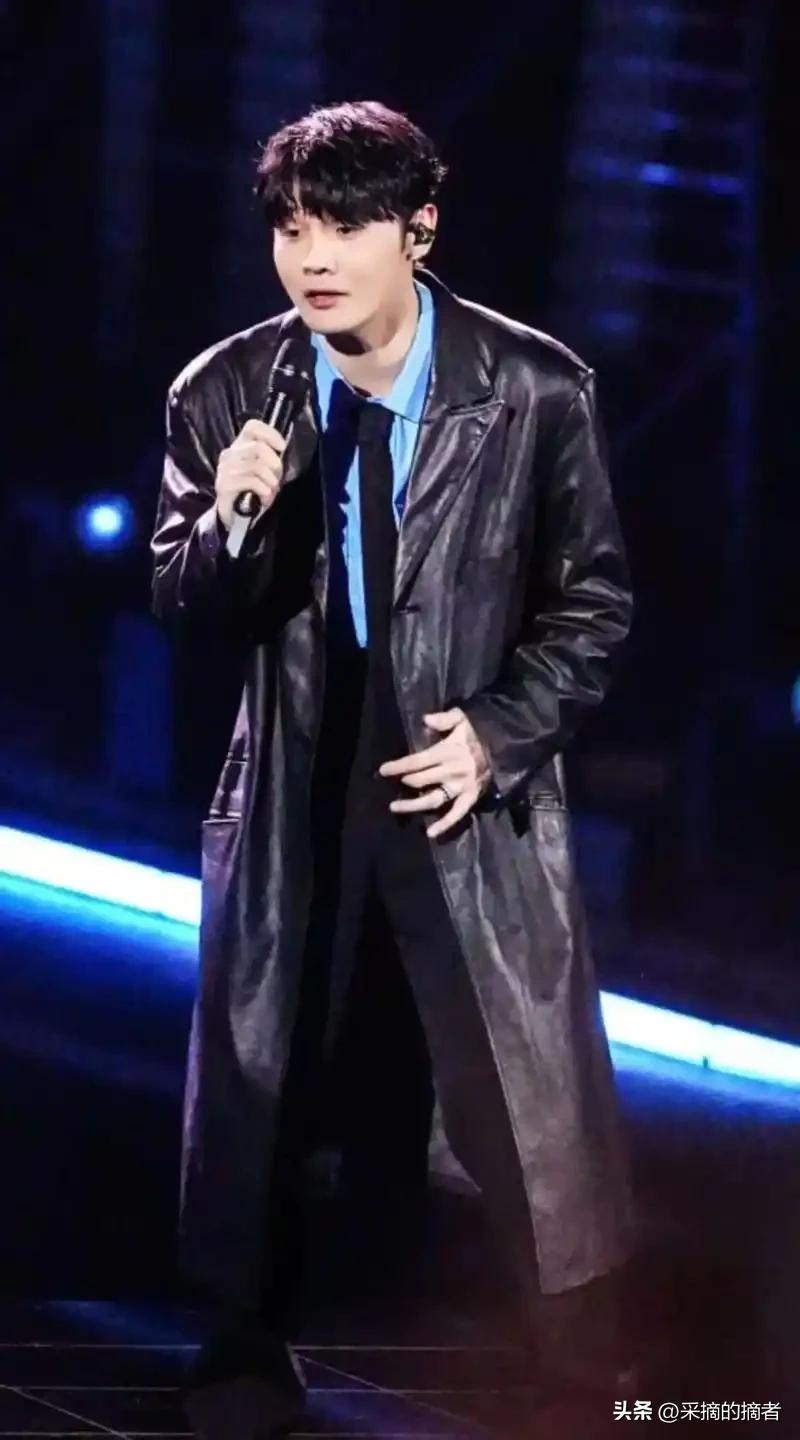 人家都明明白白说了不让唱
还非要在商演唱《李白》
换谁能不生气啊
这真不是小事，