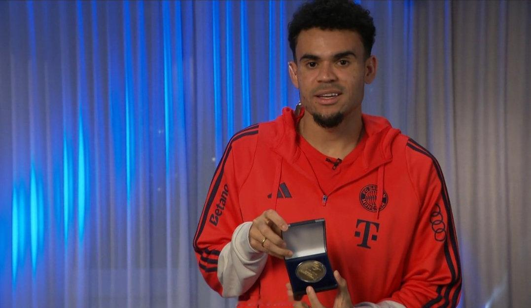 迪亚斯领取年度最佳进球奖：“我找到了一支非常棒的球队，一个大家庭，还有一位非常棒