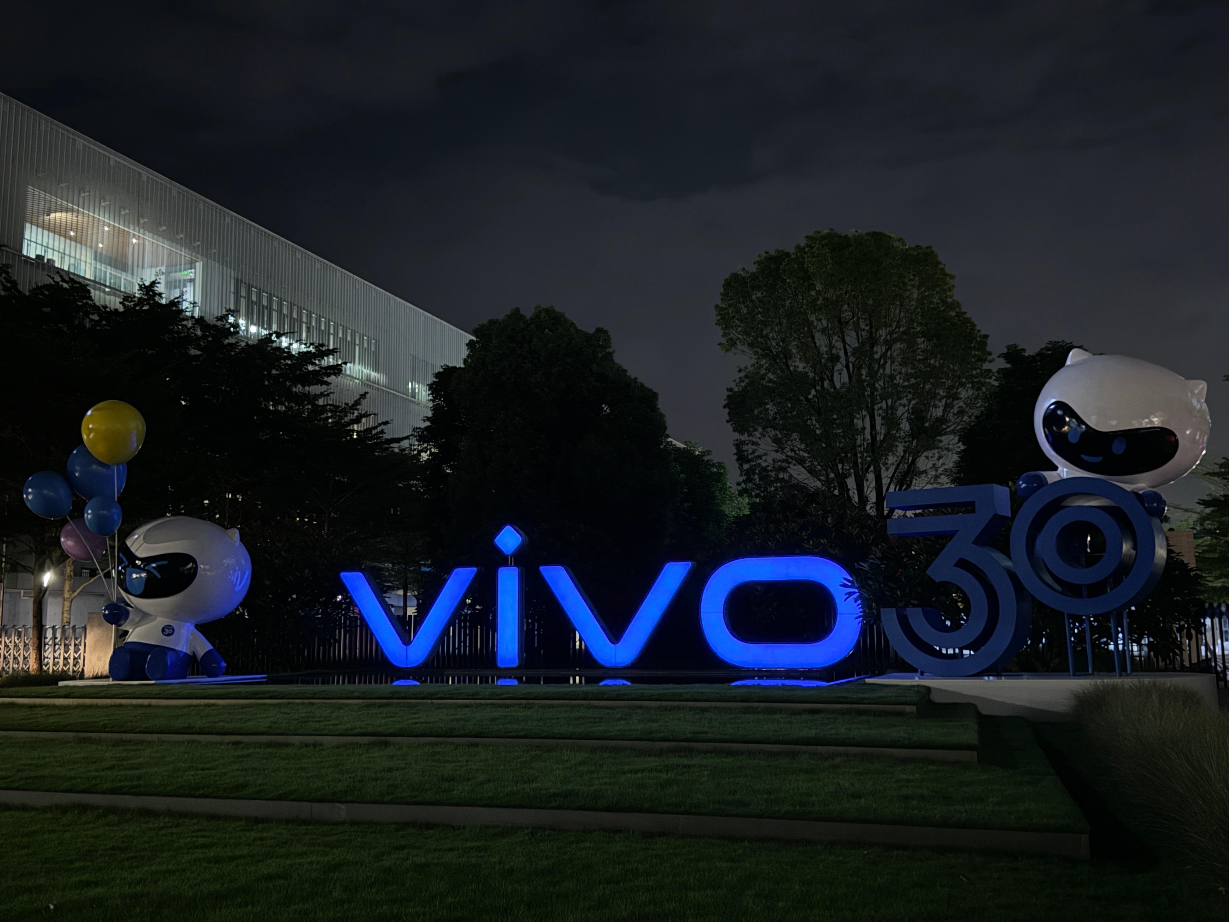 来vivo总部体验了一会儿vivo Vision～[耶]讲真作为“探索版”来看还