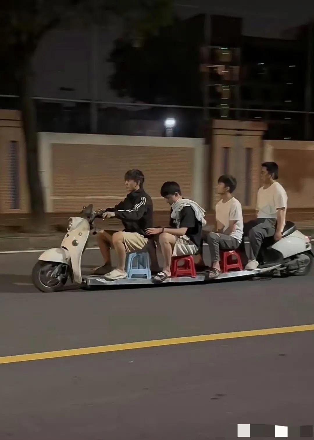 哈哈哈，还要什么汽车，一家人可以一起出行了