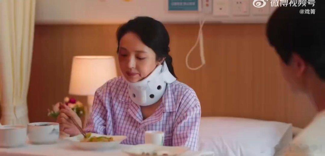 董璇张凌赫这把演坦白局蒋家母子这坦白局看得我想冲进屏幕帮蒋峤西喊！西太后怼人不疾