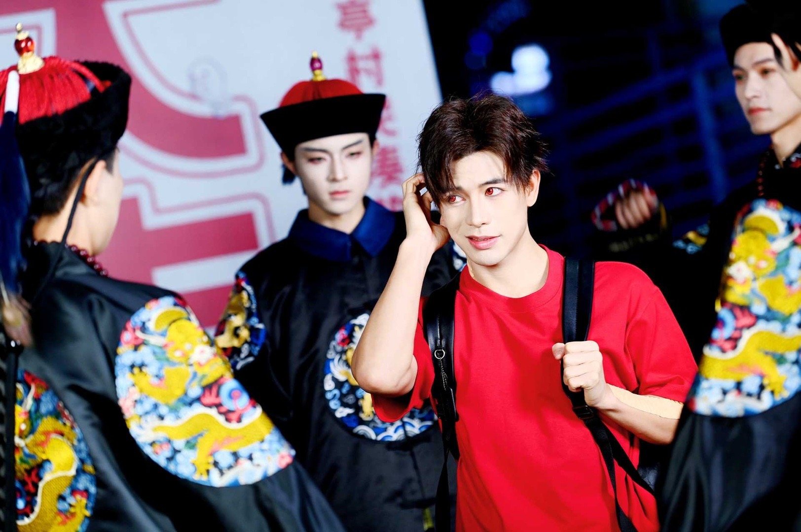 成都你就这样勾引美院男大 你们这些看《谷围南亭》动画的嘴可真严啊，背着我们吃这么