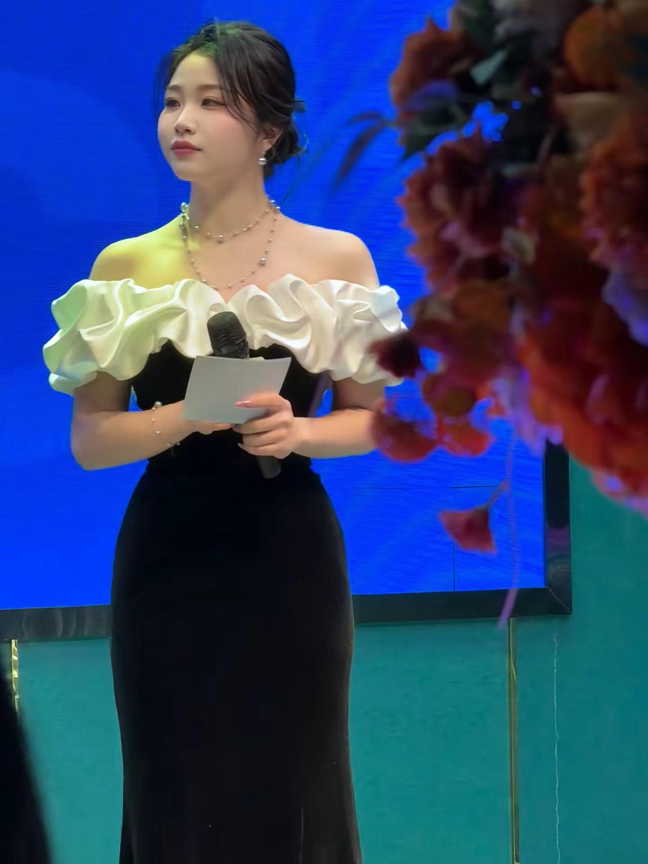 中式审美已经失去下颌角很久了。
