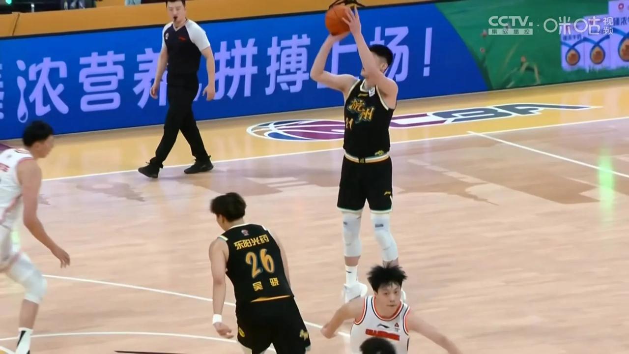 1月26日，CBA联赛超级战队广东队远征浙江杭州。广东队本想在客场双杀浙江东阳以
