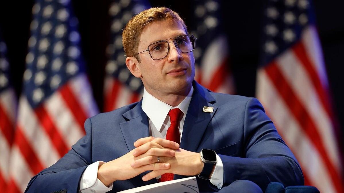 美高官不装了，谈及对华关系，坦承美国“又当又立”

2月25日，路透社等多家外媒