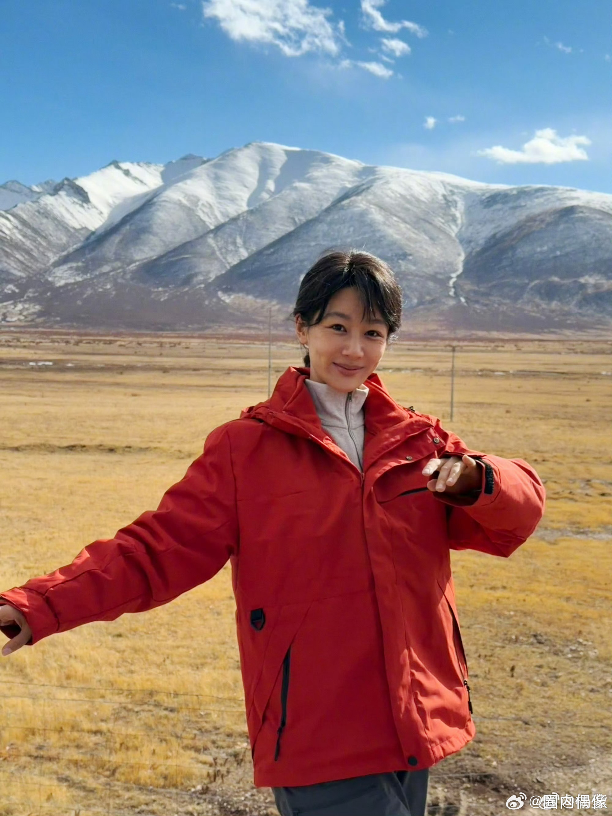 杨紫元宵节营业六宫格杨紫元宵节晒piupiu 杨紫元宵节六宫格，吃了汤圆，晒了可