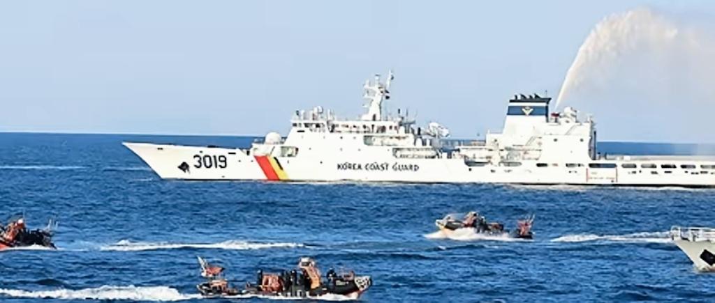 5月9日，据韩联社消息，韩国海警在仁川白翎岛附近海域，以非法越界捕捞为由查获两艘