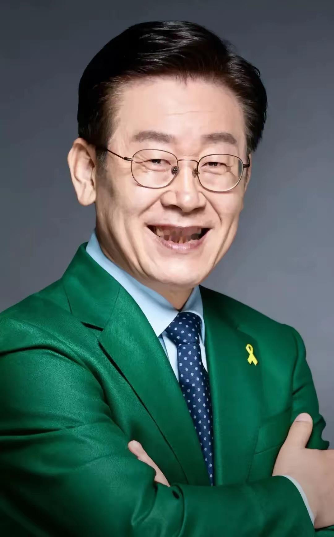 就在刚刚
韩国李在明宣布了
2025年10月21日，韩国总统李在明在首尔国际航空