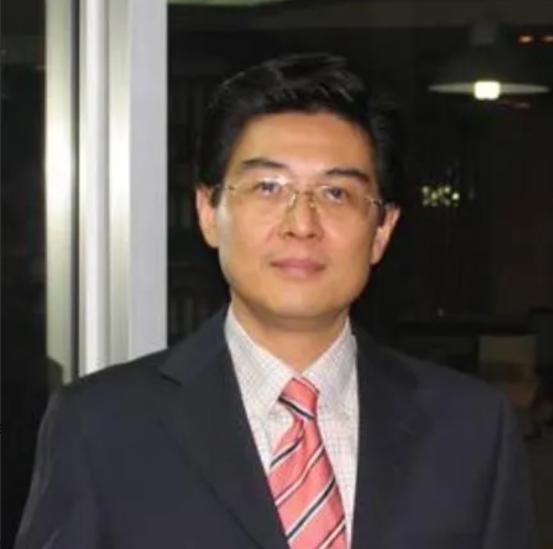 1976 年，毛主席病逝后，北京一中学生哭着跑到班主任办公室：“老师，我外公去世