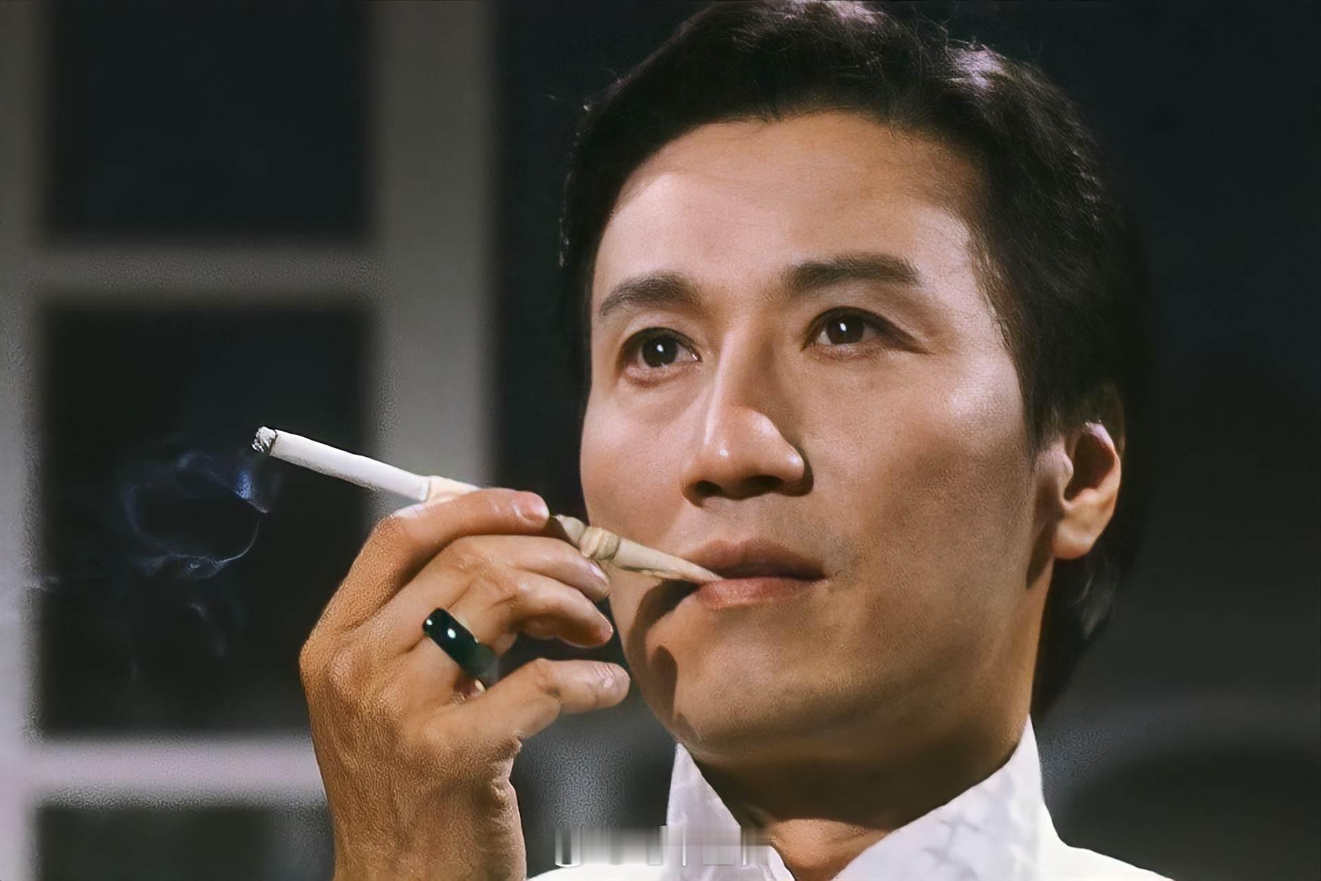谢贤去世四哥……真的假的？不要看谢霆锋今天这么强，他爸当年真的一点不输他，有作品