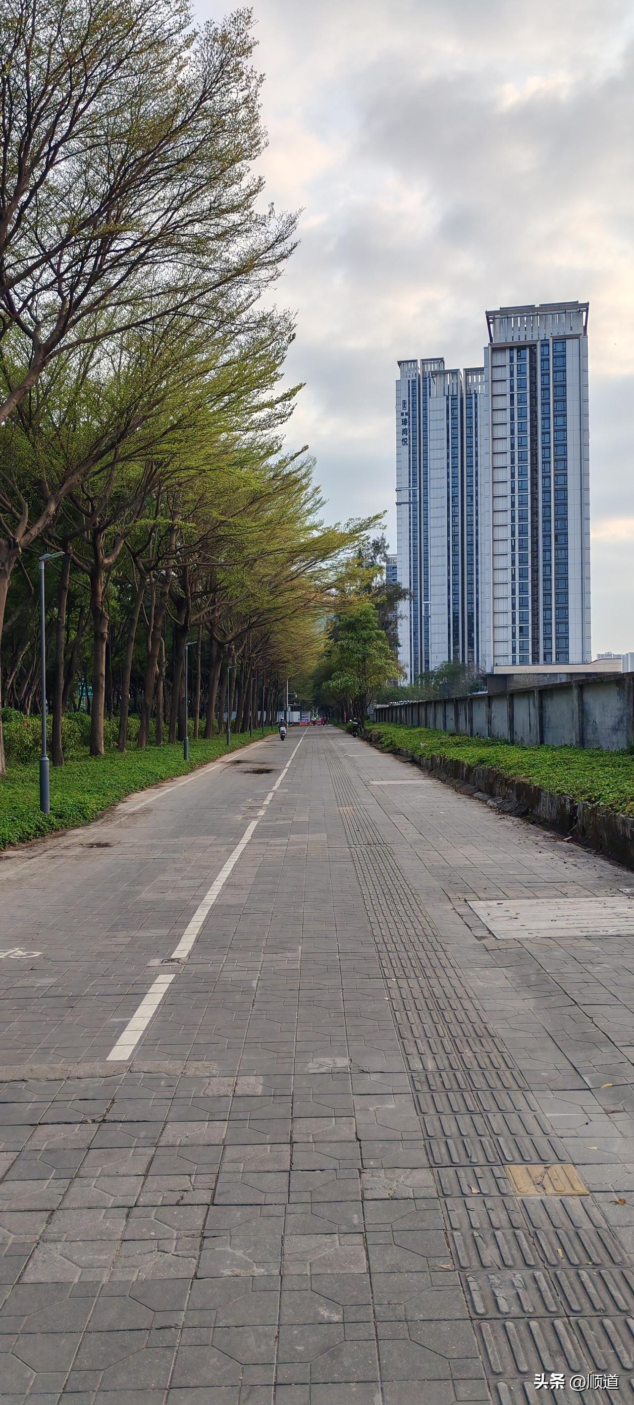 一女子问：婆婆全款为儿子儿媳买房，儿子儿媳可以免费住，但房子写的是婆婆名，这样合